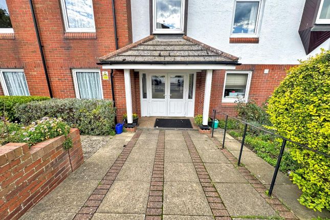 37 Captains Court, Stade Street, Hythe photo 5
