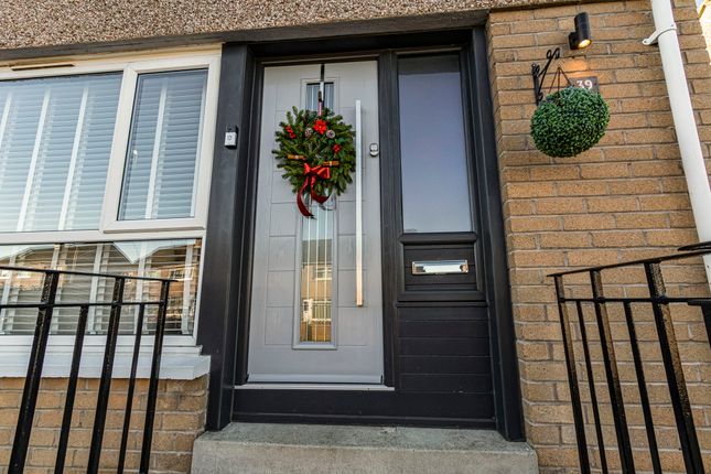 39 Fern Drive, Glasgow photo 2