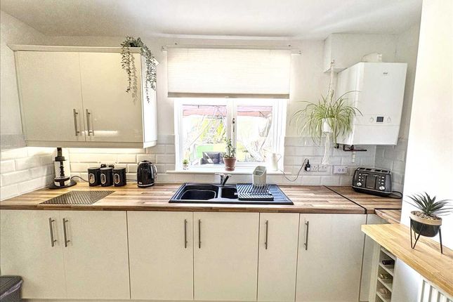 48, Central Avenue, Hucknall photo 4