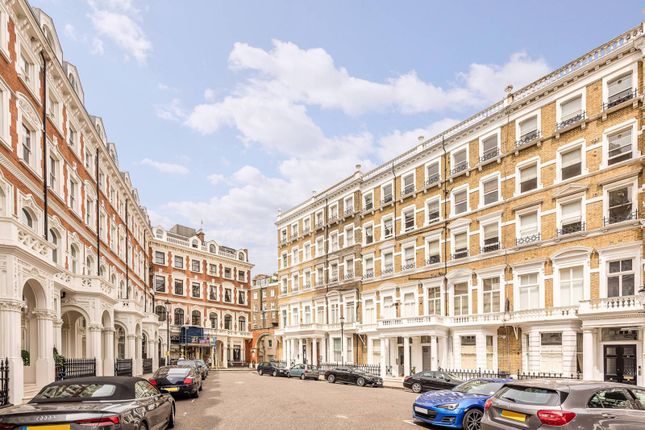 Flat for sale in Emperors Gate, South Kensington, London