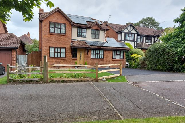 Thumbnail Detached house for sale in Wondesford Dale, Bracknell