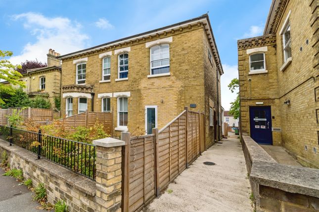 1-bed flat on Flat 3, 17-18, The Avenue, Southampton, £170,000