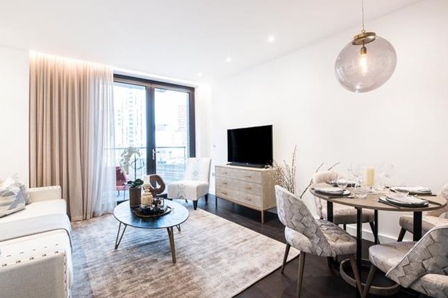 Thumbnail Property to rent in Charles Clowes Walk, London