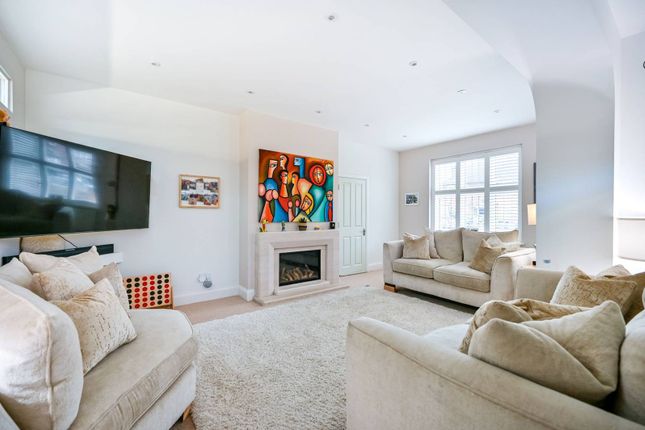 Fullbrooks Avenue, New Malden photo 3