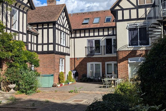 Flat 15, Seven Gables, Buckingham Road, Winslow, Buckinghamshire photo 3