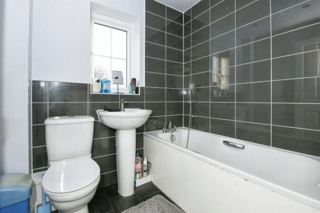 28, Saltern Drive, SPALDING photo 4