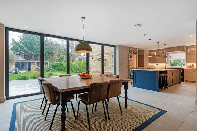 22, Montagu Road, Datchet photo 2