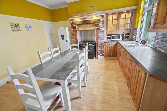 1, Aberdeen Grove, West Yorkshire photo 4