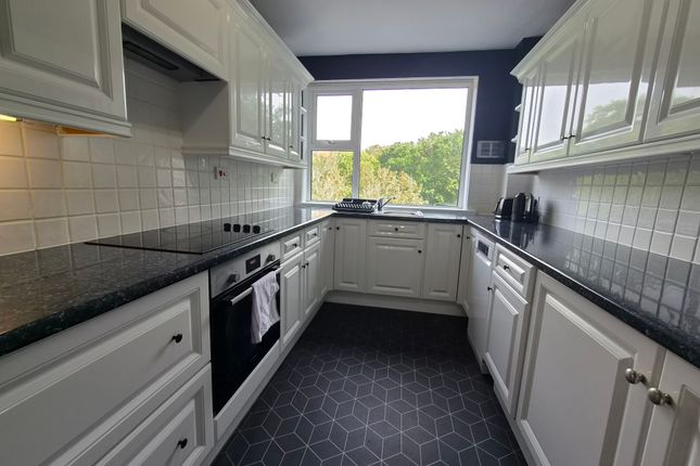 46, Poole photo 2