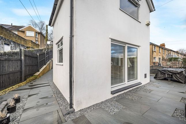 13, Windsor Place, Caerphilly photo 4