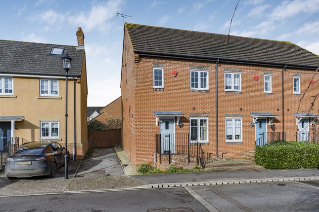 Thumbnail Semi-detached house for sale in Barley Close, Wallingford