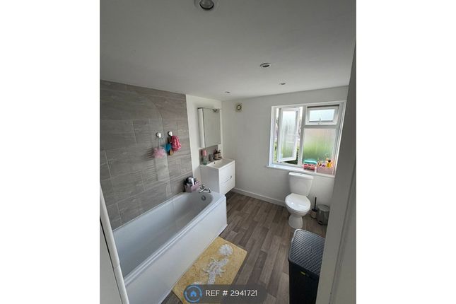 Irchester Road, Rushden photo 2
