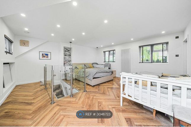York Road, Northwood photo 5