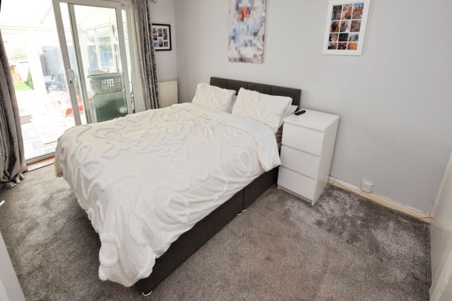 17, Elgar Close, Exeter photo 5