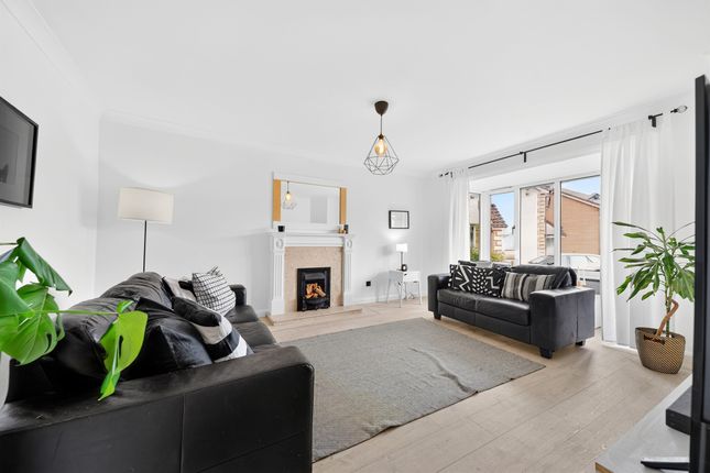 22, Cedar Court, Glasgow photo 2