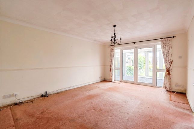 10, Roundstone Way, Chichester photo 4