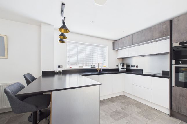 15 Bowland Close, Huntingdon photo 3