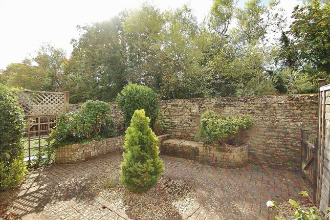 38, St Marys Mead, Witney photo 4