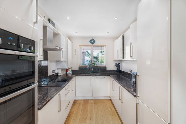 38, Blenheim Drive, Oxfordshire photo 4
