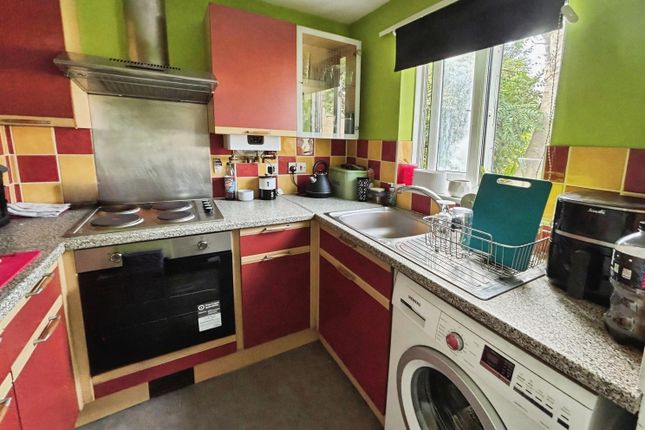 16, Hillborne Gardens, Yeovil photo 2