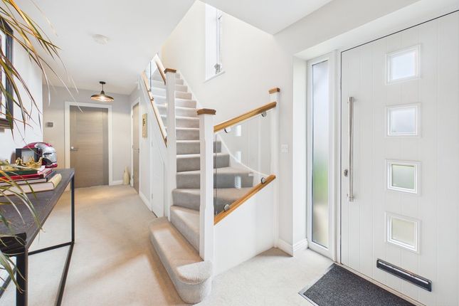 Avocet House, 5a The Coachings, Cliff Road, Hessle photo 2