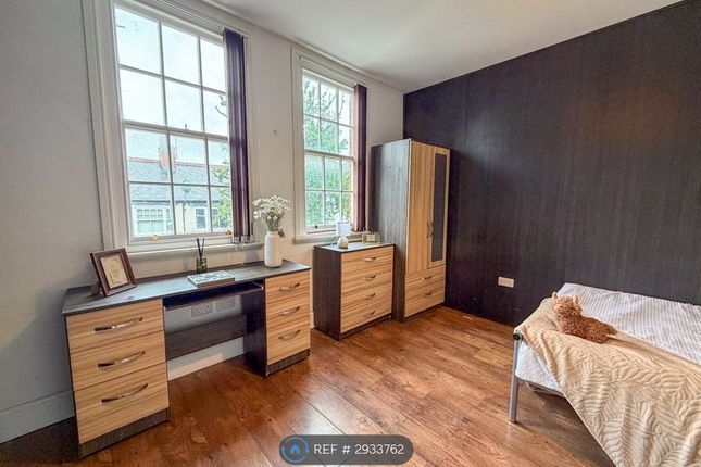 Flat, Westcotes Drive, Leicester photo 5