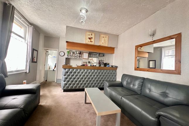 Chequers Guest House, 27, Nelson Road South, Great Yarmouth photo 4