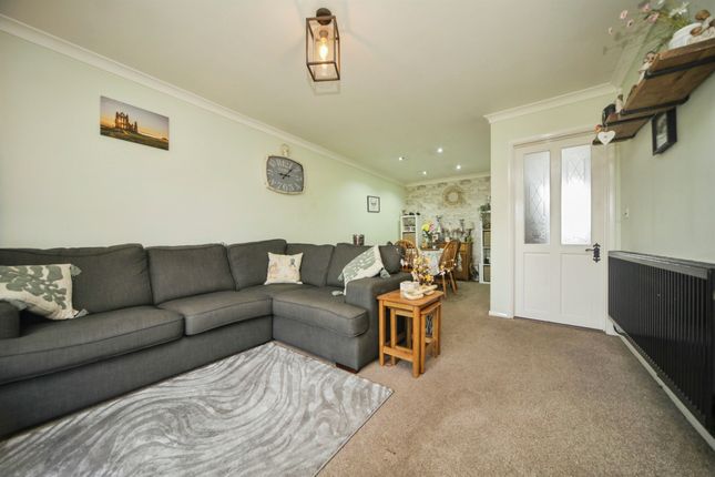 12, Birch Avenue, STOWMARKET photo 2