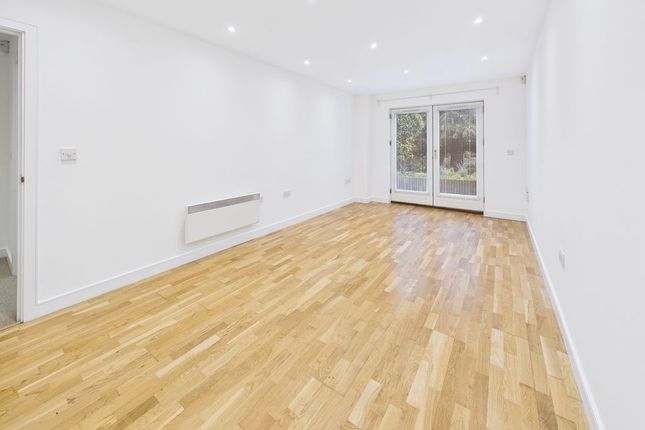 2 The Cascades, 18 Valley Road, Kenley photo 3