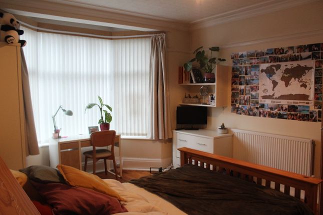 Terraced house to rent in Rolleston Drive, Nottingham