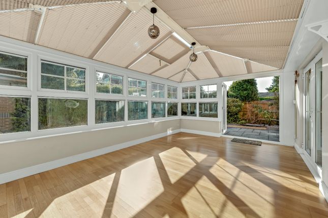 89, St. Andrews Gardens, Surrey photo 4