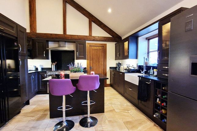 Barn conversion to rent in Lodge Lane, Cannock, Staffordshire