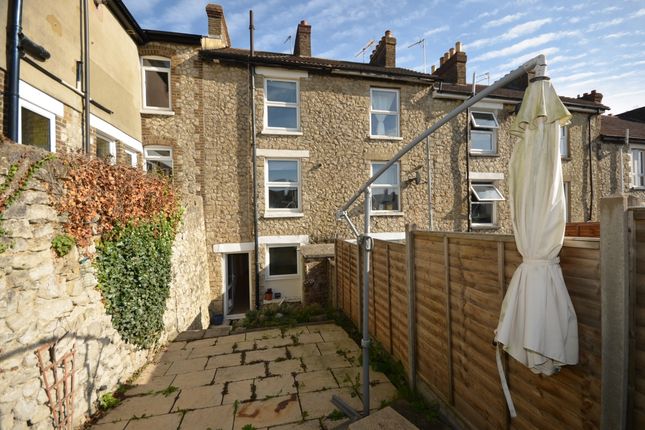 Terraced house to rent in Charlton Street, Maidstone
