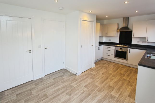 Pathfinder Way, Castle Donington photo 4