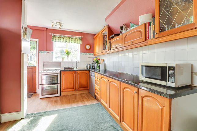 48, Glendale Gardens, Leigh-on-Sea photo 4