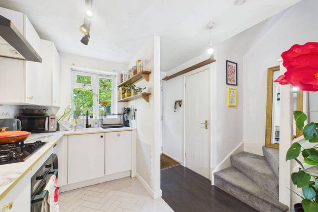 37, Willow Bed Close, Bristol photo 5