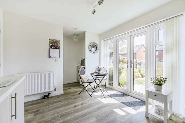 10, Wintle Court, Swindon photo 4