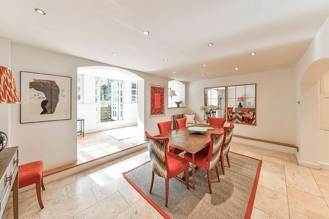 Town house for sale in Royal Hospital Road, London