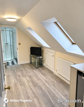 Room 5 Wardown Crescent, Luton photo 4