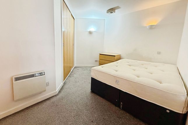 Flat 23, 14, Park Row, West Yorkshire photo 5