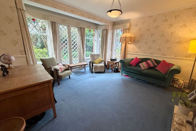 3, Nab Wood Drive, Shipley photo 3