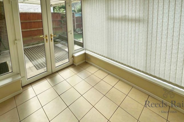 19, Dart Place, Staffordshire photo 3
