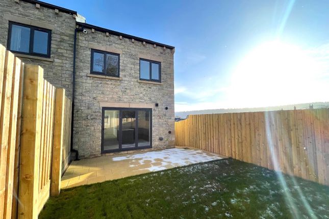 Town house for sale in Orchard Street West, Longwood, Huddersfield