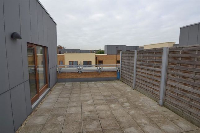 28 Serenity Court, Evelyn Walk, Greenhithe photo 2