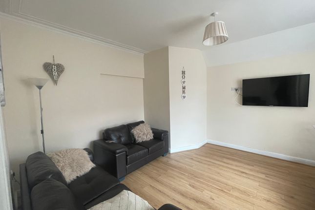 Thumbnail Room to rent in Princess Road, Doncaster