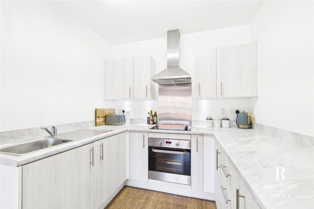 Flat 15, Seam Court, Wallington photo 3