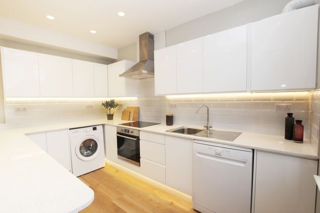 Flat 2 96, Branksome Road, London photo 4