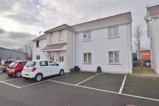 Thumbnail Flat to rent in Hall Park Close, Haverfordwest