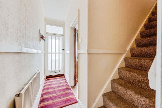 15, Crombey Street, Swindon photo 4
