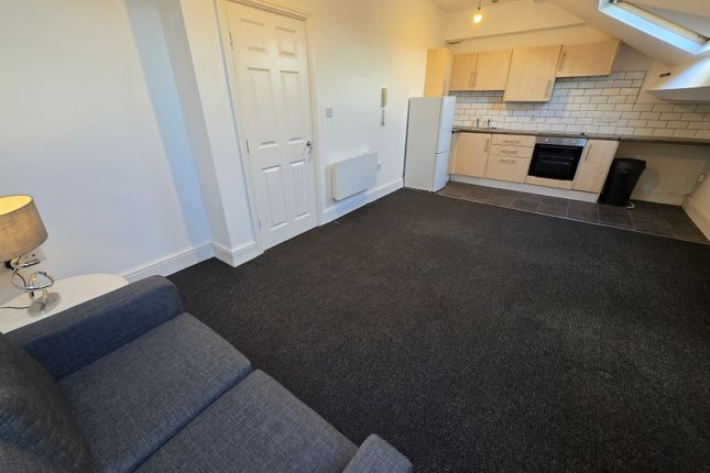 62 Lloyd Street South, Manchester photo 2